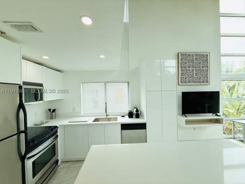 7700 Collins Ave 5, Miami Beach FL - photo 7 of 30