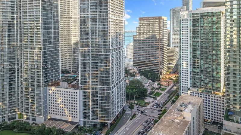 2 bedroom Condominium at 475 Brickell Ave 4215, Iconbrickell Condo No 1, Miami — photo 2