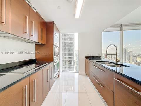 475 Brickell Ave 4215, Miami FL - photo 8 of 37
