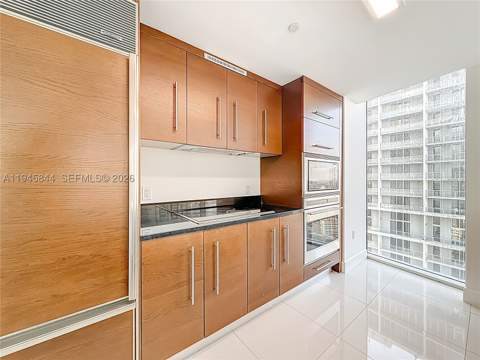 475 Brickell Ave 4215, Miami FL - photo 9 of 37