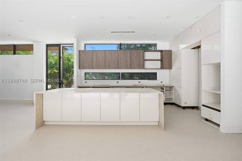 6 bedroom SingleFamilyResidence at 4150 Loquat Ave, Sunshine Vistas, Miami — photo 5