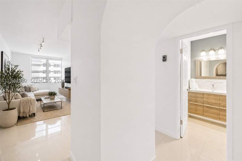 0 bedroom Condominium at 100 Lincoln Rd 501, The Decoplage Condo, Miami Beach — photo 3