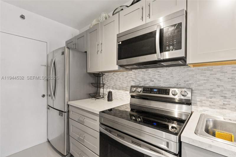 0 bedroom Condominium at 100 Lincoln Rd 501, The Decoplage Condo, Miami Beach — photo 5