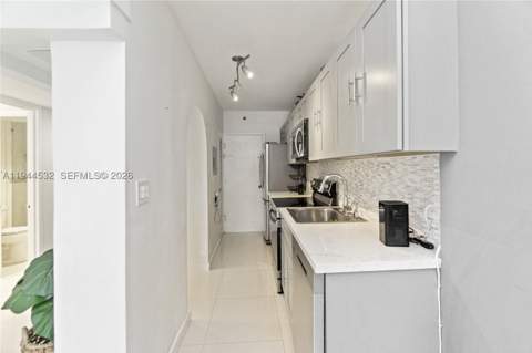 100 Lincoln Rd 501, Miami Beach FL - photo 7 of 32