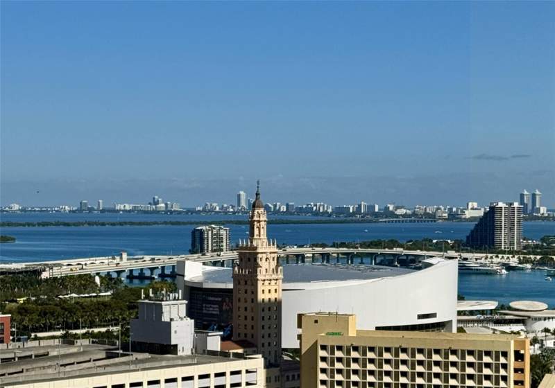 1 bedroom Condominium at 225 N Miami Avenue 2507, District 225, Miami — photo 2