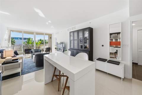 2155 Washington Ct 303, Miami Beach FL - photo 10 of 17