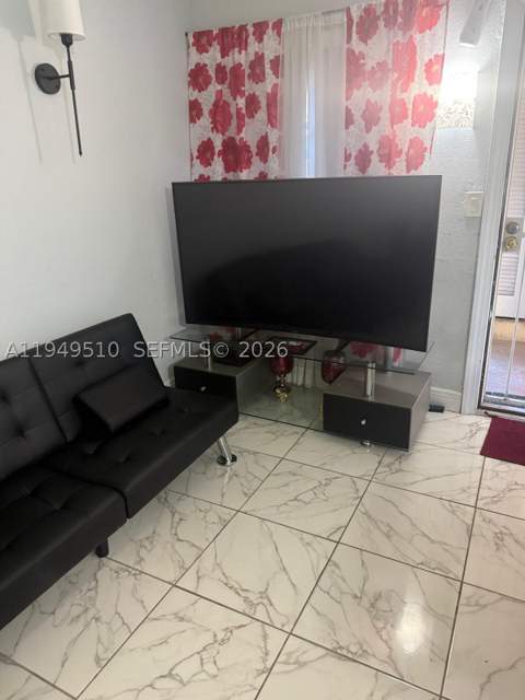 350 E 21st St 108, Hialeah FL - photo 7 of 11