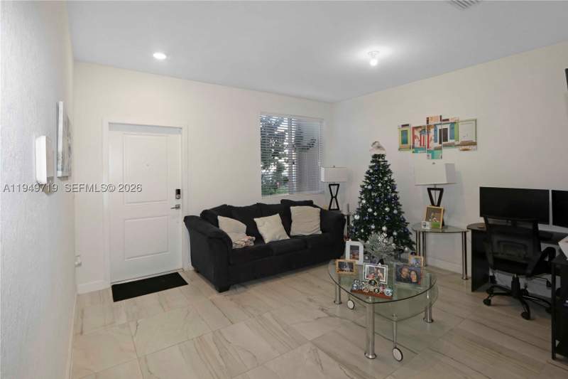 3 bedroom Townhouse at 2432 SE 10th Ct, Towns At Seascape, Homestead — photo 2