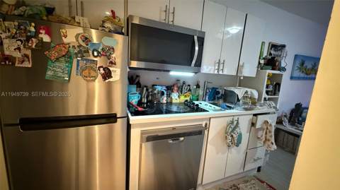 1601 Meridian Ave 203, Miami Beach FL - photo 9 of 19