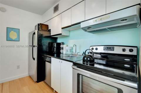 1308 Drexel Ave 307, Miami Beach FL - photo 11 of 15