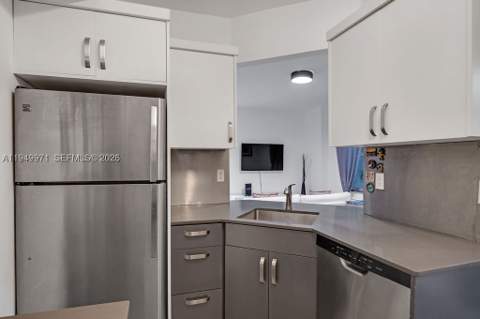 747 Michigan Ave 201, Miami Beach FL - photo 6 of 24