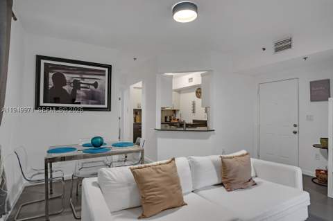 747 Michigan Ave 201, Miami Beach FL - photo 8 of 24