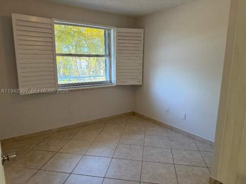 16531 NE 35th Ave 201, North Miami Beach FL - photo 13 of 21