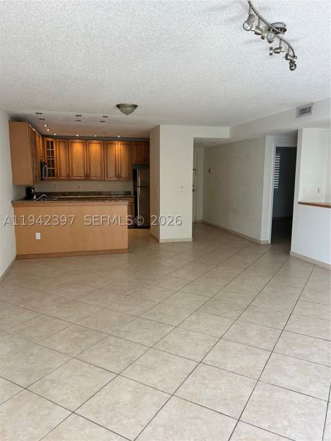 16531 NE 35th Ave 201, North Miami Beach FL - photo 8 of 21