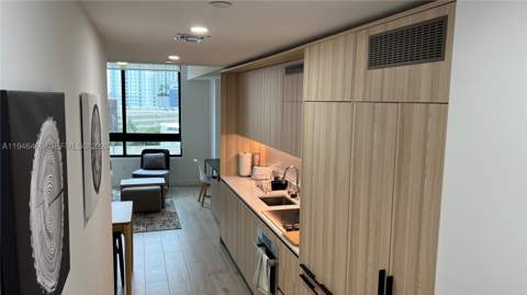 225 N Miami Ave 905, Miami FL - photo 12 of 71