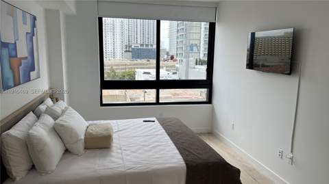 225 N Miami Ave 905, Miami FL - photo 16 of 71