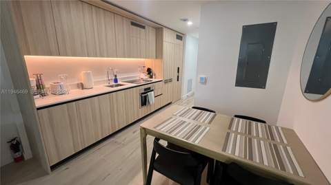 225 N Miami Ave 905, Miami FL - photo 8 of 71