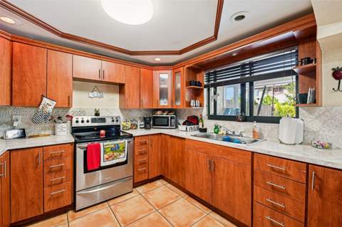 10365 SW 11th Ter 4-9B, Miami FL - photo 12 of 36