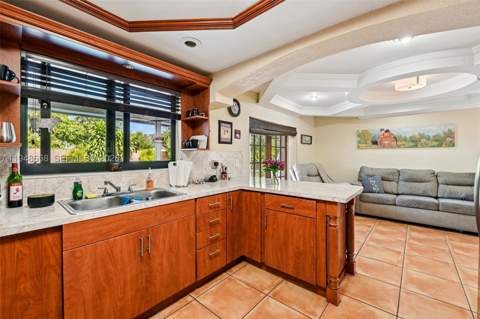 10365 SW 11th Ter 4-9B, Miami FL - photo 13 of 36