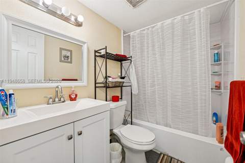 10365 SW 11th Ter 4-9B, Miami FL - photo 21 of 36