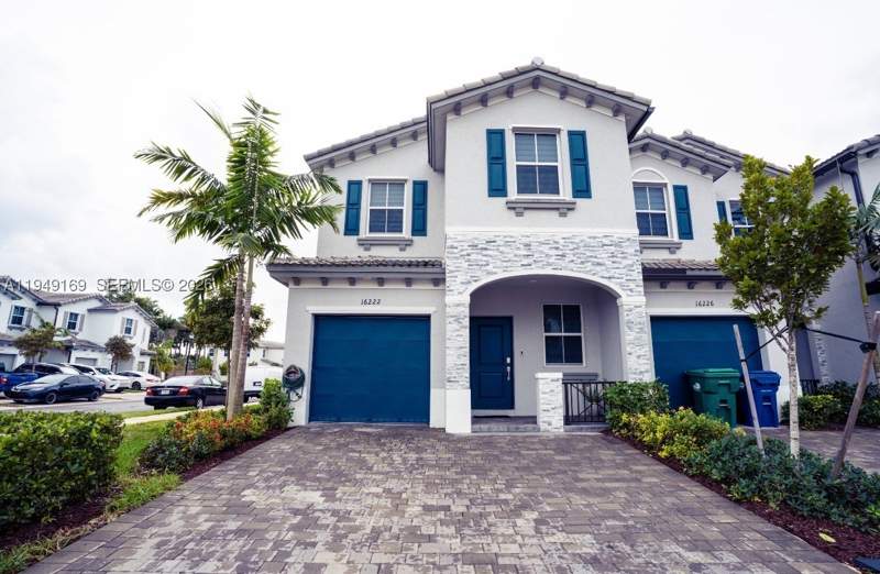 3 bedroom Townhouse at 16222 SW 290th Ter, Cedar Point, Homestead — photo 2