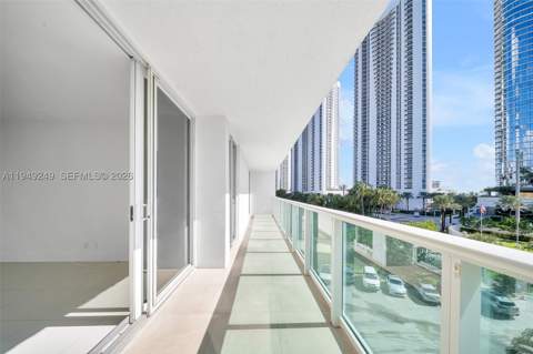 100 Bayview Dr 408, Sunny Isles Beach FL - photo 13 of 57