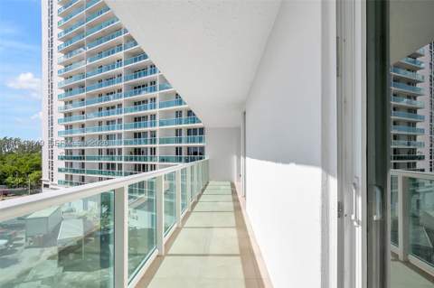 100 Bayview Dr 408, Sunny Isles Beach FL - photo 14 of 57