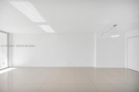 100 Bayview Dr 408, Sunny Isles Beach FL - photo 15 of 57