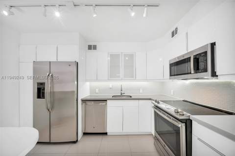 100 Bayview Dr 408, Sunny Isles Beach FL - photo 18 of 57