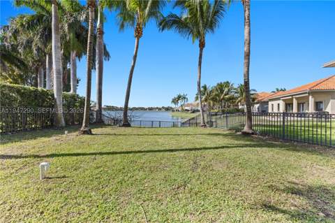 18832 SW 77th Ct, Cutler Bay FL - photo 13 of 61