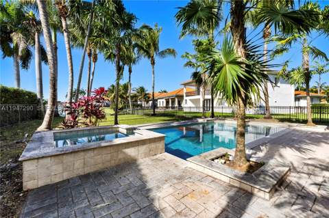 18832 SW 77th Ct, Cutler Bay FL - photo 7 of 61