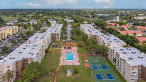 6960 Miami Gardens Dr 2-124, Hialeah FL - photo 23 of 28