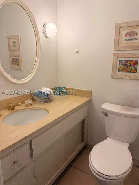 300 Bayview Dr 802, Sunny Isles Beach FL - photo 11 of 22