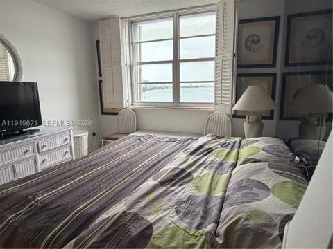 300 Bayview Dr 802, Sunny Isles Beach FL - photo 13 of 22