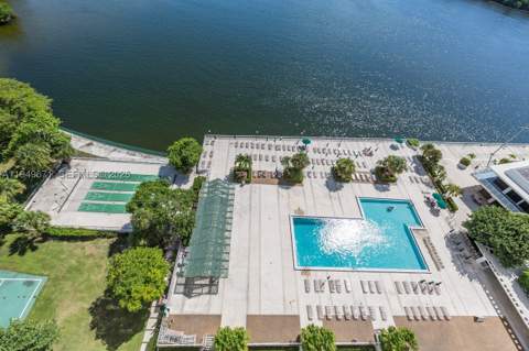 300 Bayview Dr 802, Sunny Isles Beach FL - photo 16 of 22