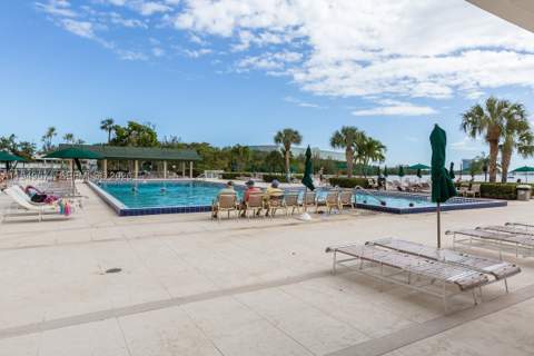 300 Bayview Dr 802, Sunny Isles Beach FL - photo 17 of 22