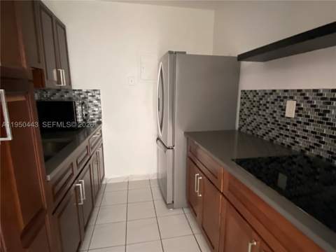 295 NW 72nd Ave 304, Miami FL - photo 7 of 11
