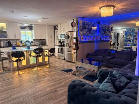 309 NW 15th St, Homestead FL - photo 6 of 19