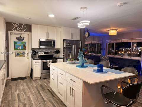 309 NW 15th St, Homestead FL - photo 9 of 19