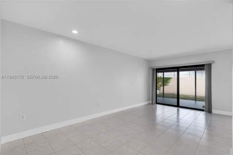 3815 SW 82nd Ave 41, Miami FL - photo 6 of 36