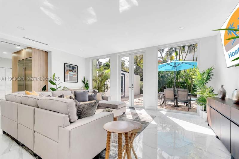 4 bedroom SingleFamilyResidence at 1702 Espanola Dr, Espanola Heights, Miami — photo 4