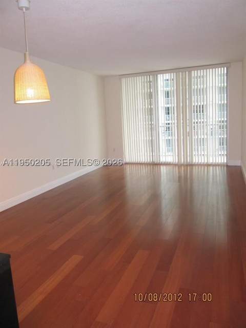 1750 N Bayshore Dr 3005, Miami FL - photo 6 of 13