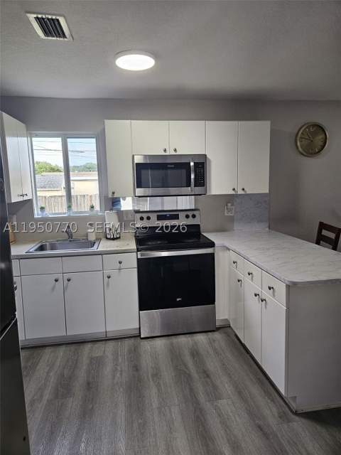 4221 NW 169th Ter, Miami Gardens FL - photo 10 of 22
