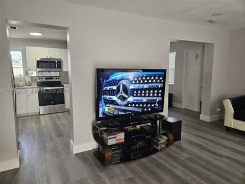 4221 NW 169th Ter, Miami Gardens FL - photo 6 of 22