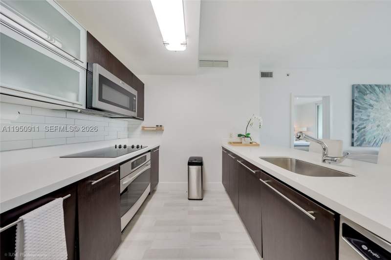 2 bedroom Condominium at 90 SW 3rd St 3109, Ivy Condo, Miami — photo 2