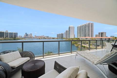 3300 NE 188th St 414, Aventura FL - photo 8 of 27