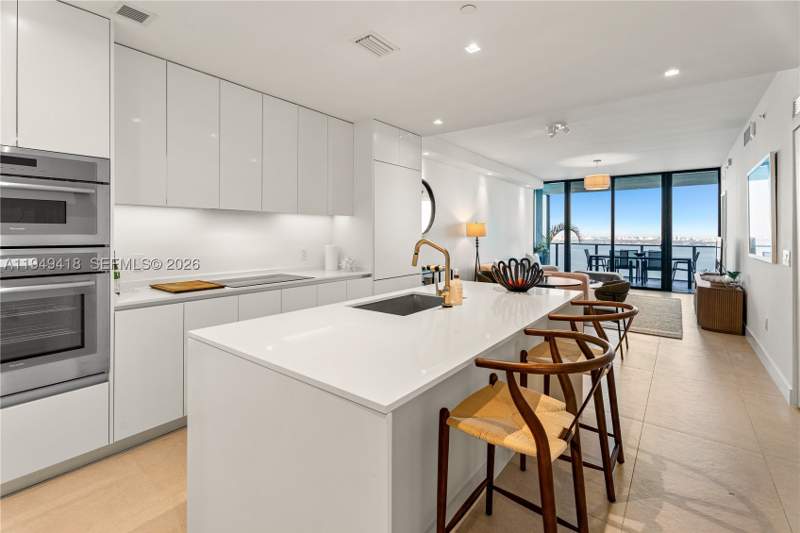 2 bedroom Condominium at 700 NE 24th St 2602, Aria Reserve, Miami — photo 4