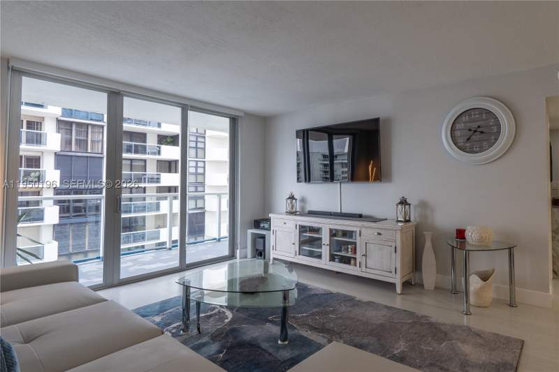 2 bedroom Condominium at 5701 Collins Ave 1417, Arlen Beach Condo, Miami Beach — photo 3
