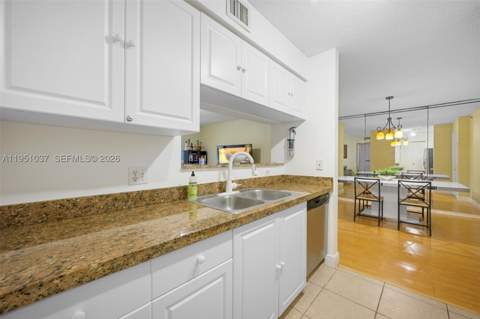 19555 E Country Club Dr 8303, Aventura FL - photo 10 of 33