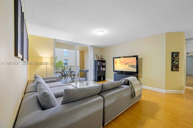 1 bedroom Condominium at 19555 E Country Club Dr 8303, The Yacht Club At Aventura, Aventura — photo 2